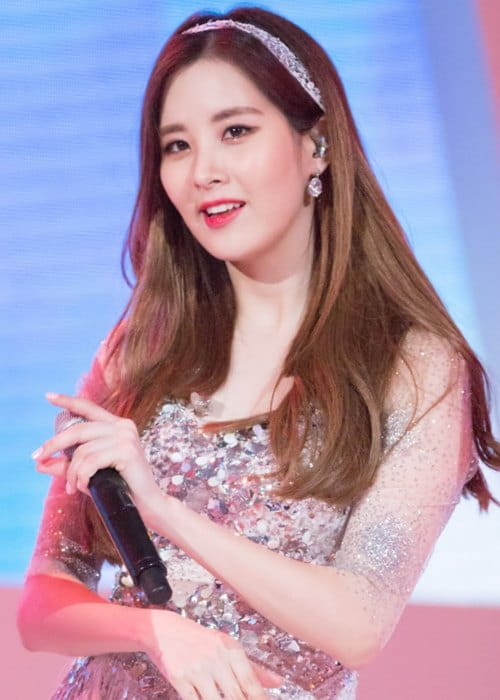 Seohyun during a performance in March 2016