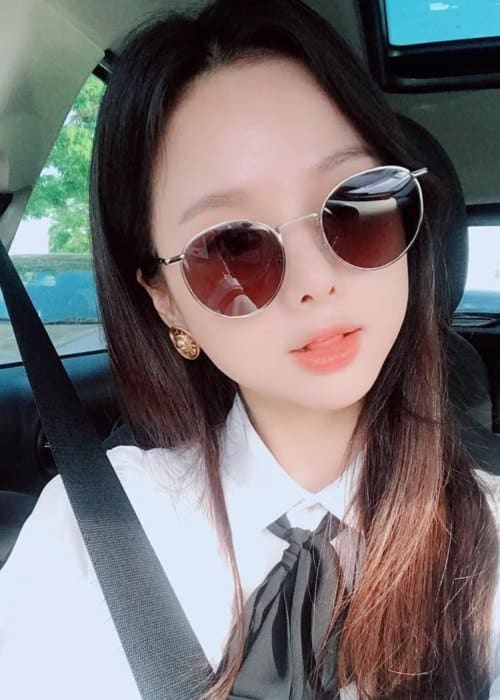 Solji in an Instagram selfie as seen in May 2018