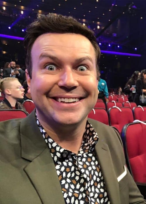 Taran Killam in a selfie at the American Music Awards in 2018