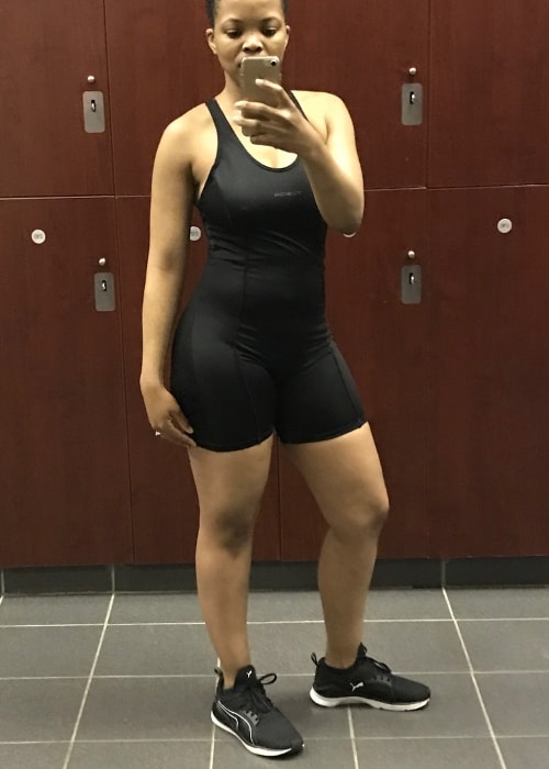 Vuyo Radebe capturing her 63 kg self in a mirror selfie in September 2018