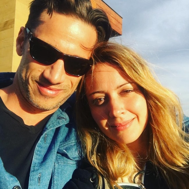 Amy Acker in a selfie with James Carpinello in April 2017