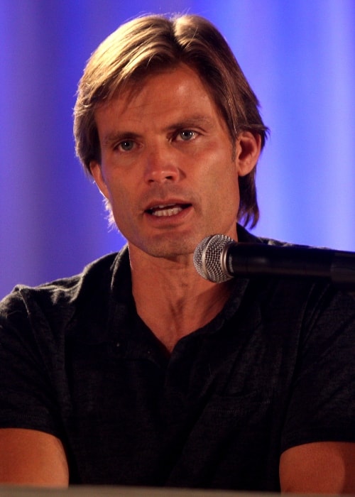 Casper Van Dien speaking at the 2012 Phoenix Comic-Con