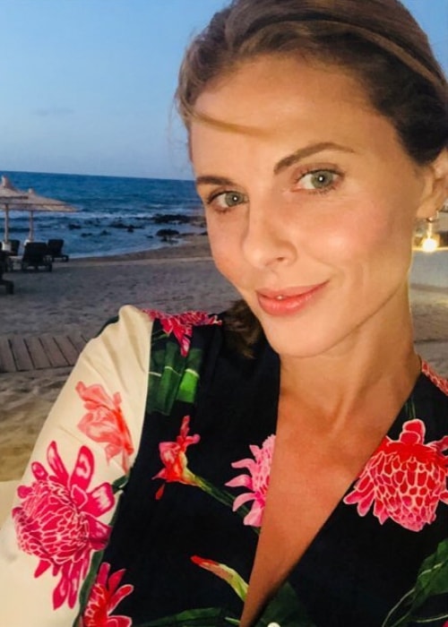 Donna Air in a sunset selfie in August 2018