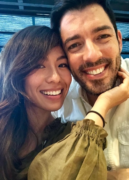 Drew Scott in a selfie with Linda Phan in September 2018