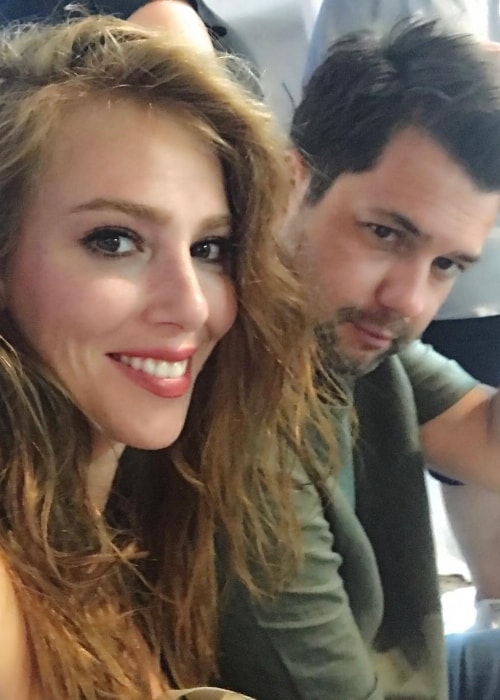 Elçin Sangu in a selfie with Yunus Özdiken in Mykonos in August 2017