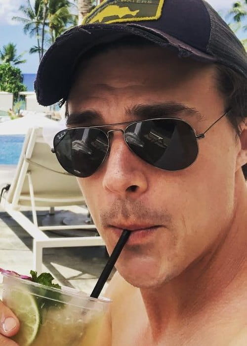 Finn Wittrock in an Instagram selfie as seen in October 2018