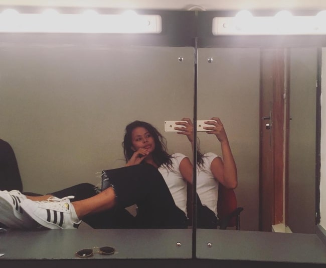 Frankie Adams in a mirror selfie in December 2015