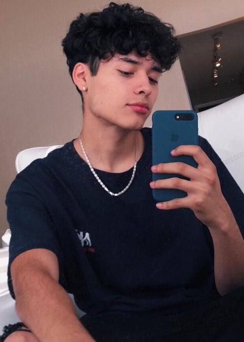 Giovanny Height, Weight, Age, Girlfriend, Family, Facts, Biography