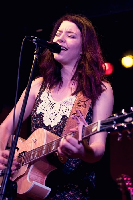 Hana Pestle performing at The Basement in Columbus, Ohio in February 2009
