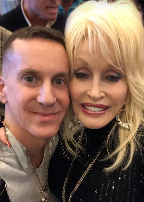 Jeremy Scott and Dolly Parton in a selfie in December 2018