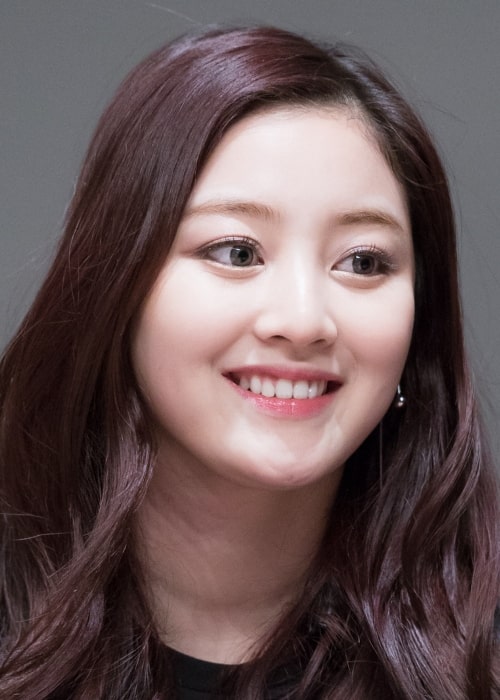 Jihyo as seen in December 2015