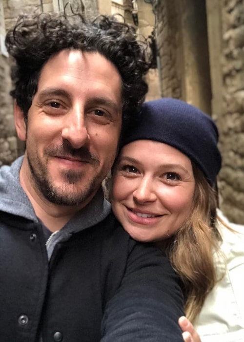 Katie Lowes in a selfie with Adam Shapiro at Gothic Quarter, Barcelona