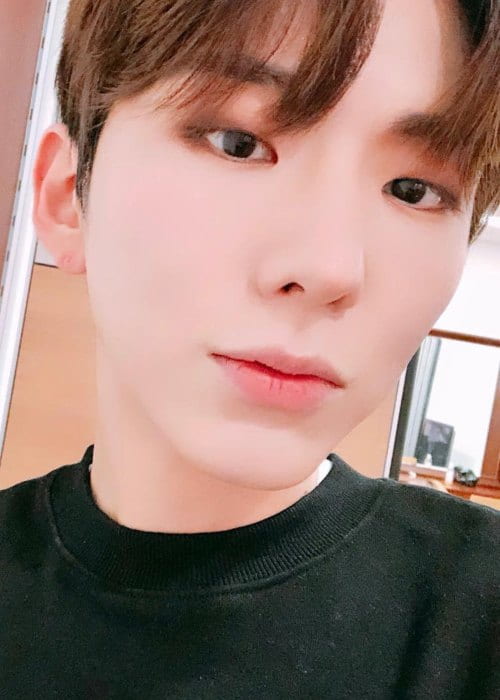 Kihyun in an Instagram selfie as seen in November 2018