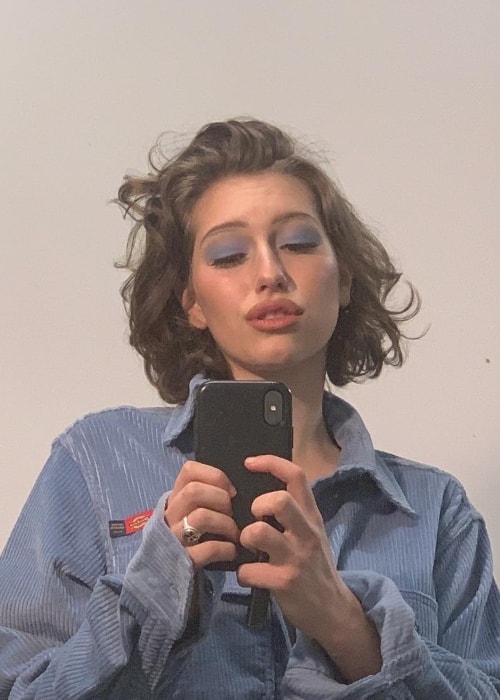 King Princess in a mirror selfie in December 2018