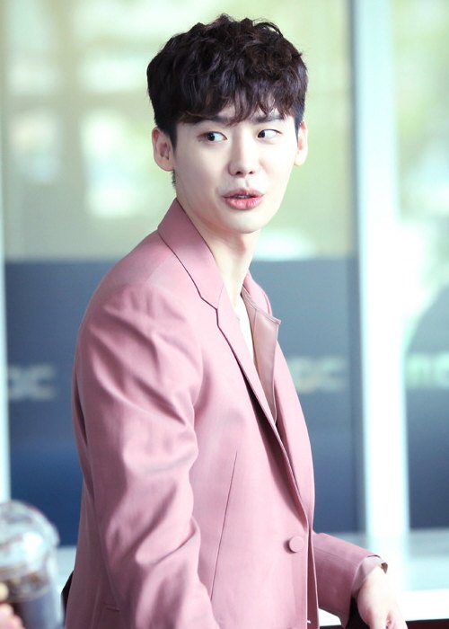 Lee Jong-suk as seen in July 2016