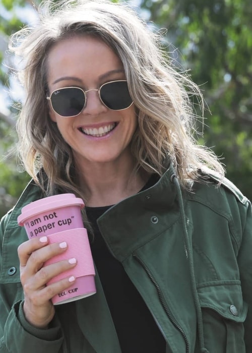 Lorna Jane Clarkson having her coffee in May 2018