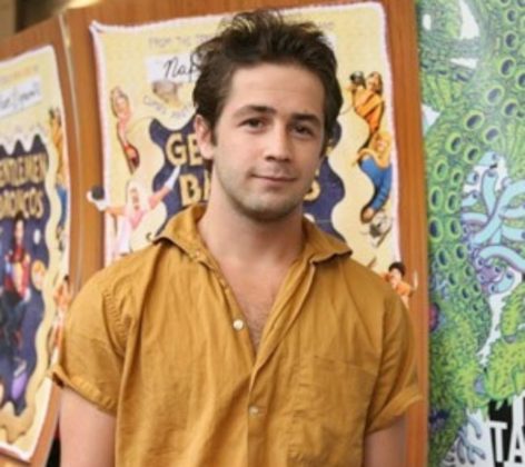 Michael Angarano Height, Weight, Age, Girlfriend, Family, Facts, Biography