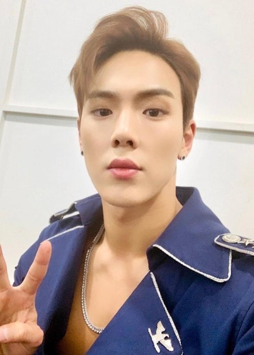 Shownu in a selfie in November 2018