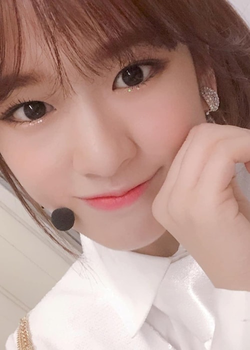 Ahn Yu-jin looking glamorous in a selfie in December 2018