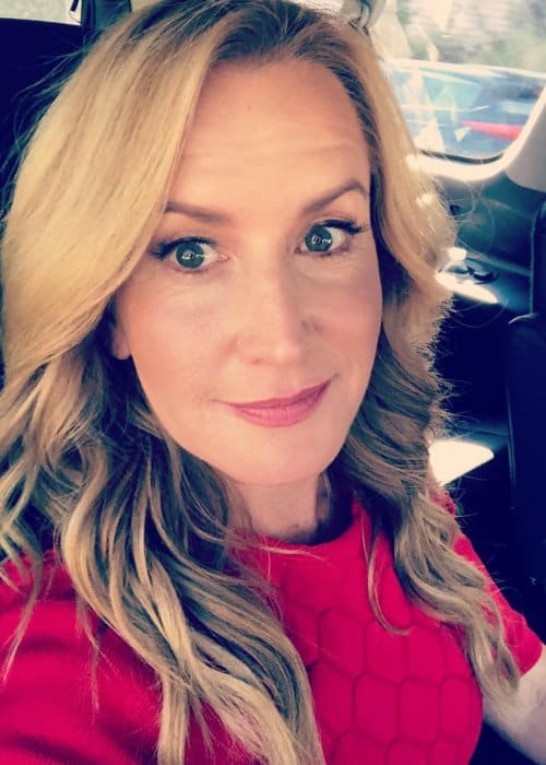 Angela Kinsey - Facebook, Instagram, Twitter [Profiles]