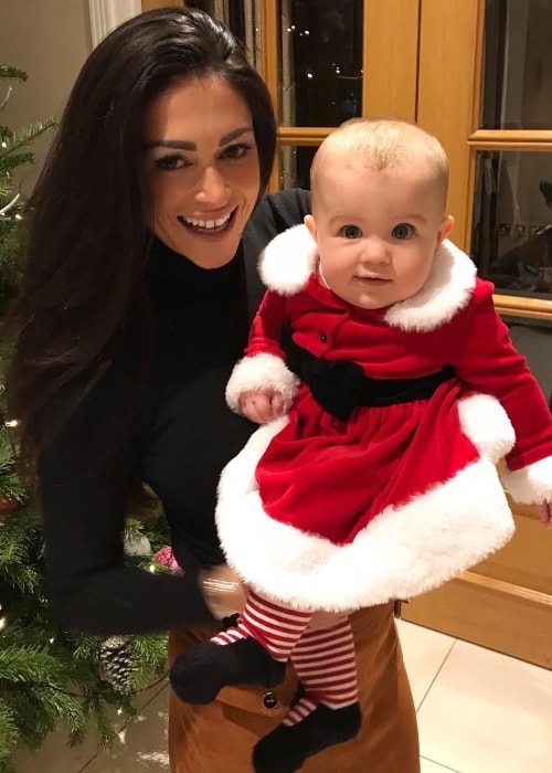 Casey Batchelor with her daughter in December 2018