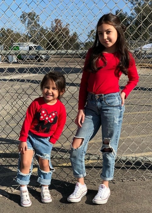 Elle Paris Legaspi twinning with her little sister, Saraiah Divine Legaspi, in October 2018