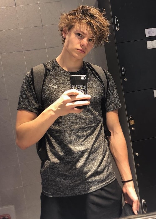 Florian Maček in a mirror selfie in Shanghai, China in November 2018