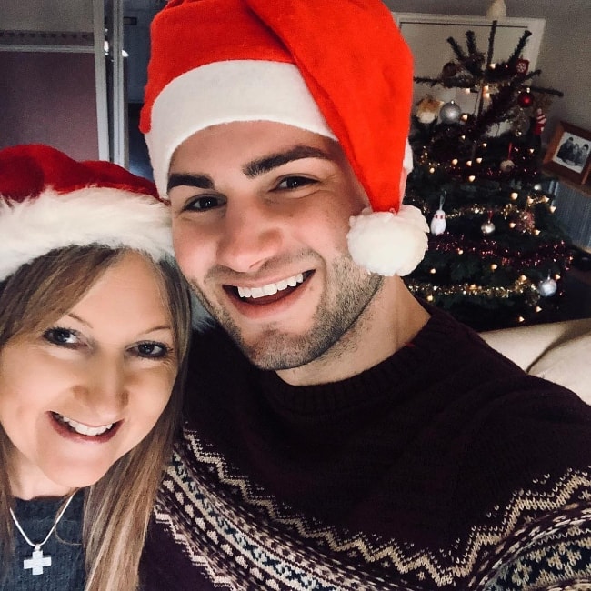 Jake Boys in a Christmas selfie with his mother in December 2018