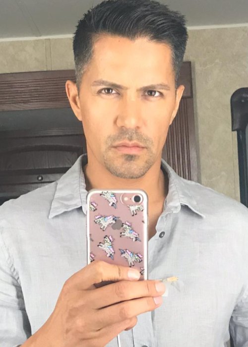 Jay Hernández in an Instagram selfie as seen in September 2018