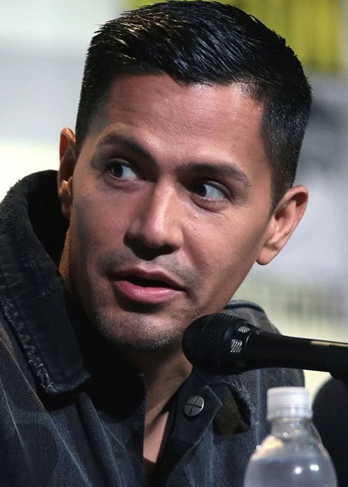Jay Hernández speaking at the 2016 San Diego Comic-Con International