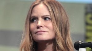 Jennifer Jason Leigh