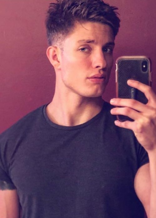 Matt Rife in a selfie as seen in October 2018