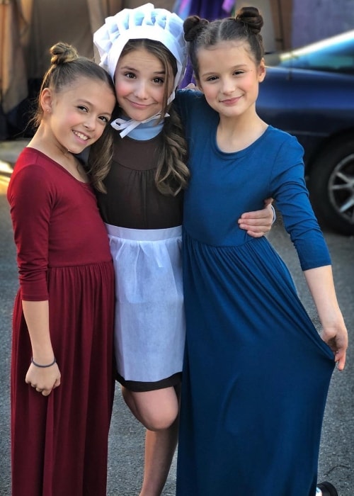 Piper Rockelle (Center) with her friends at Secret Rose Theatre in February 2018