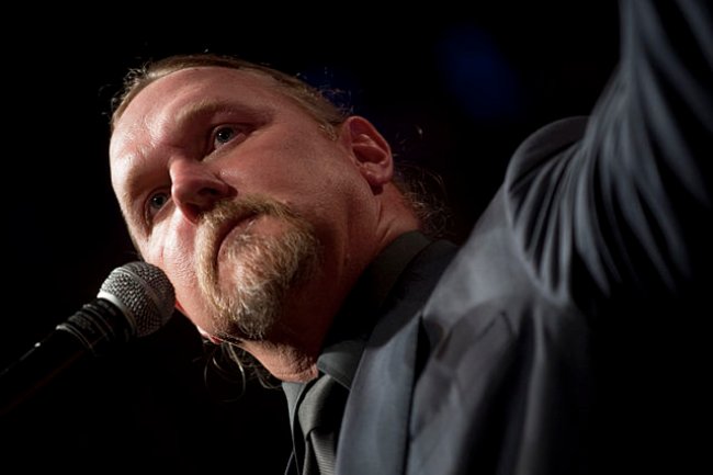 Trace Adkins performing at the 2009 USO Gala at the Marriott Wardman Park in October 2009