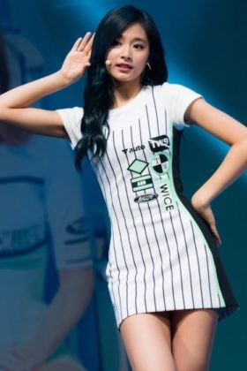 Tzuyu (Chou Tzu-yu) Height, Weight, Age, Boyfriend, Family, Biography