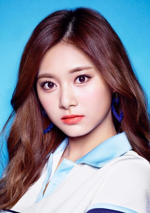 Tzuyu posing for the camera