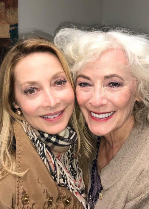 Betty Buckley (Right) and Sharon Lawrence in a selfie in February 2019