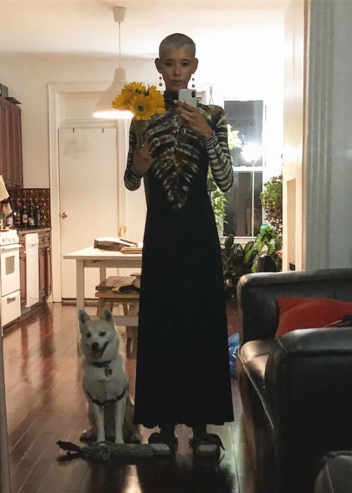 Dilone taking a mirror selfie in October 2018