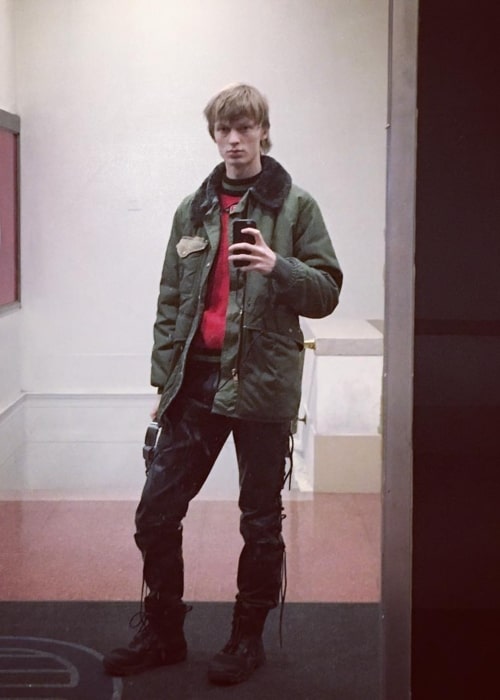 Jonas in a selfie taken at the Newark Liberty International Airport in December 2016