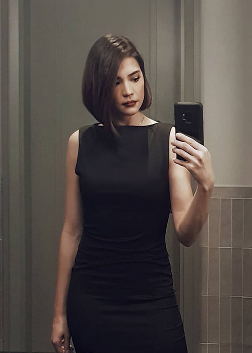 Rhian Ramos in an Instagram Mirror Selfie in February 2019