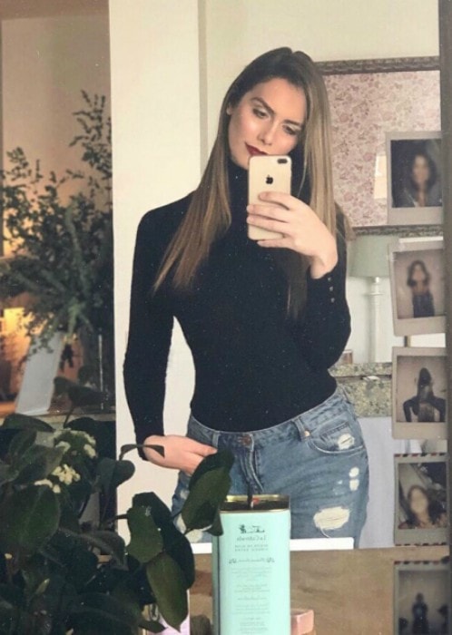 Ángela Ponce in an Instagram selfie as seen in March 2018