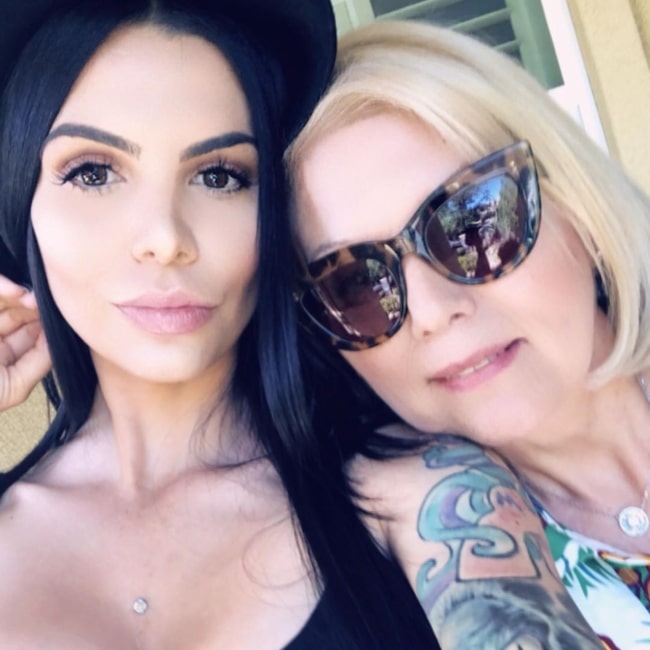 Cami-Li as seen while taking a selfie with her mother, Oniria Correa