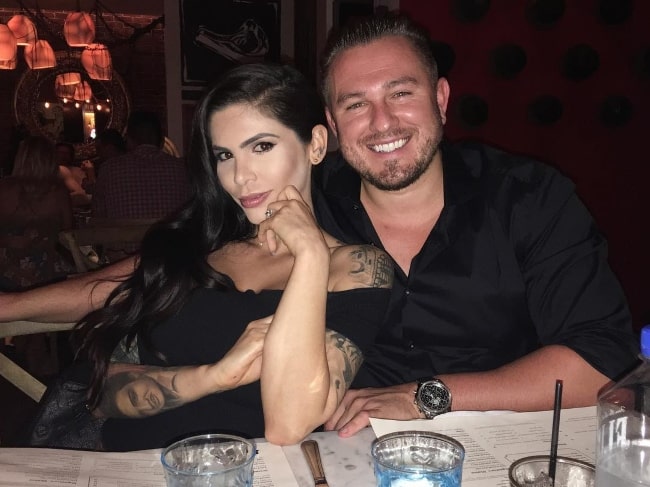 Cami-Li posing happily with husband, Brent Lincowski, in Las Vegas, Nevada in October 2017