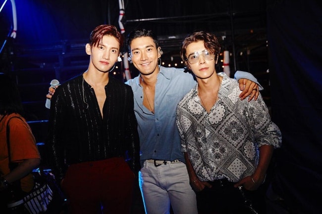 Choi Si-won enjoying his time with singer-songwriter Lee Donghae (Right) and singer Changmin (Left) in Osaka, Japan in July 2018