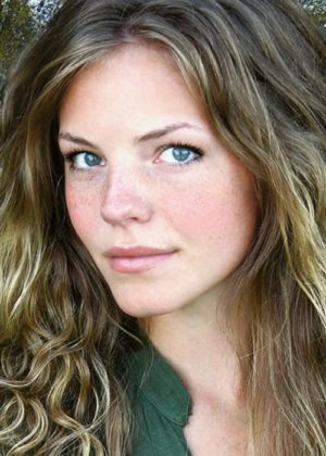 Eloise Mumford Height, Weight, Age, Boyfriend, Family, Facts, Biography