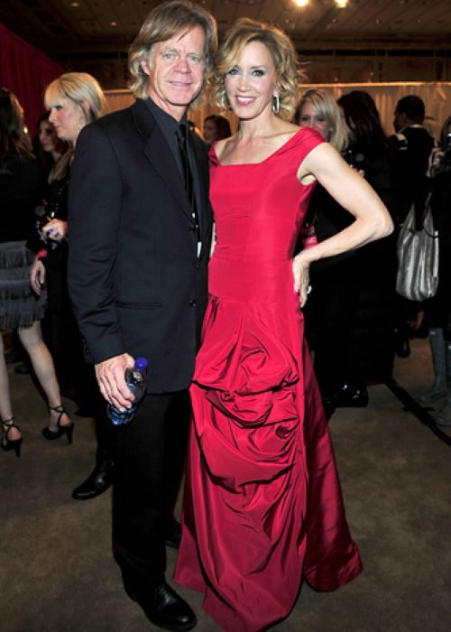 Felicity Huffman in Oscar de la Renta with William H. Macy at The Heart Truth's Red Dress Collection in 2010