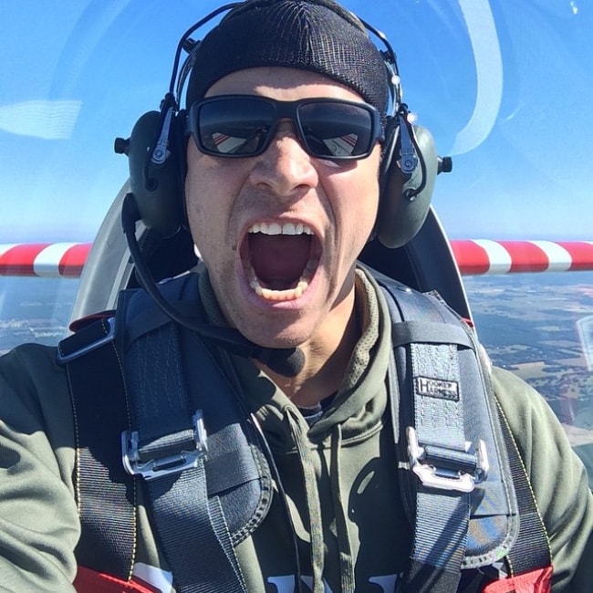Jimmy Graham taking a plane-selfie in January 2015