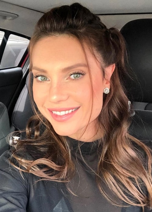 Julia Pereira as seen in a car-selfie in December 2018