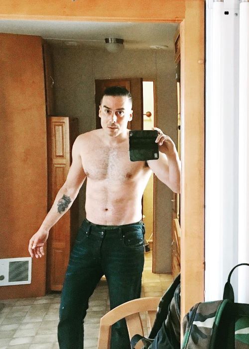 Kirk Acevedo in an Instagram Mirror Selfie in March 2019