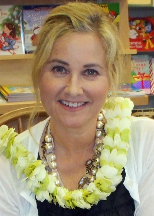 Maureen McCormick at Borders Express Queen Kaahumanu Center in December 2009